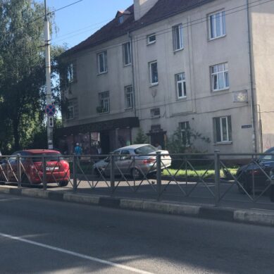 Очевидцы: на  улице Горького в Калининграде столкнулись несколько автомобилей