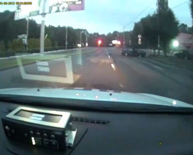 Водитель без прав устроил гонки с полицией в Калининграде