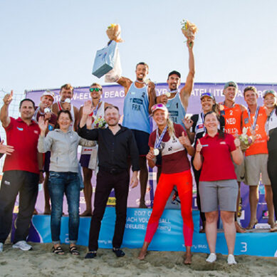 В Янтарном наградили победителей международного турнира по волейболу