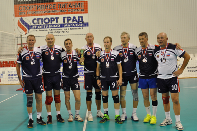 Калининградские ветераны волейбола взяли бронзу чемпионата России