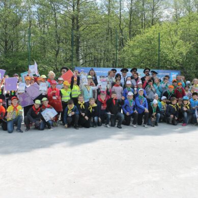 Юные калининградцы вместе с сотрудниками ГИБДД готовятся к ежегодному конкурсу «Безопасное колесо»