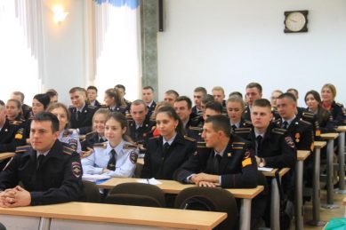 В Управлении МВД России по Калининградской области состоялась встреча с пятикурсниками полицейского вуза