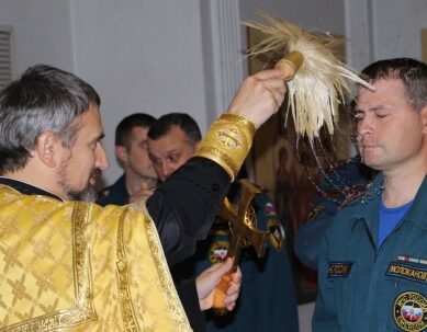 Калининградские спасатели помолились в честь «Неопалимой Купины»