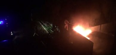 Калининграцы сняли на видео, как горит микроавтобус