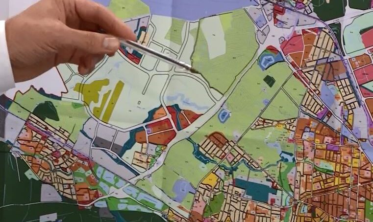 «Пальцем в карту»: в МФЦ расскажут, как будет развиваться Калининград