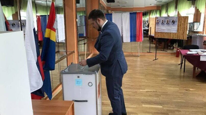 Кандидат от ЛДПР Евгений Мишин проголосовал в Немане