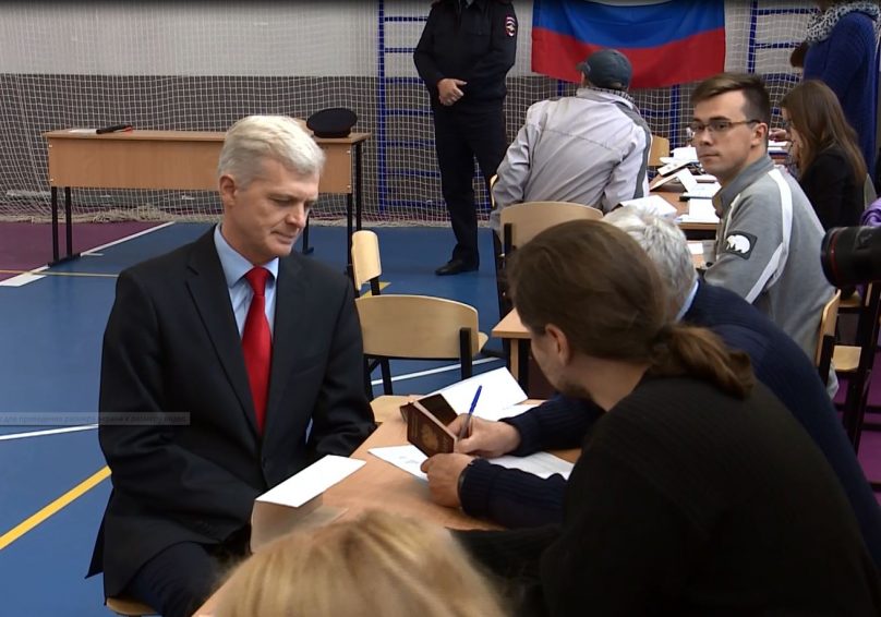 Кандидат от КПРФ Игорь Ревин проголосовал на выборах