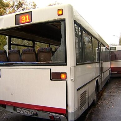 ДТП с тремя автобусами парализовало движение в Калининграде