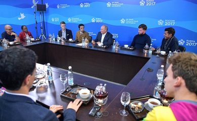 Президент России встретился с участниками XIX Всемирного фестиваля молодёжи