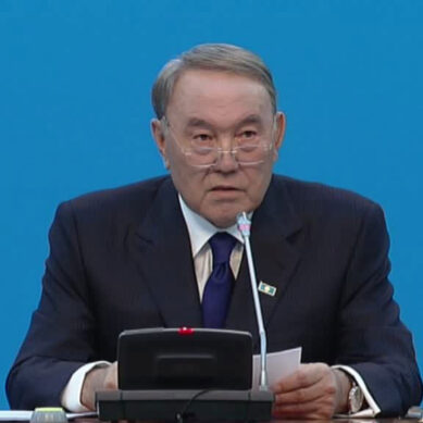 Назарбаев подписал указ о переводе казахского языка на латиницу