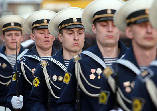 12 девушек и 60 парней из Калининграда решили поступить в военно-морские вузы в 2018 г.