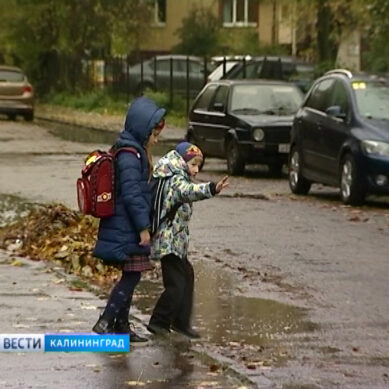 Жильцы дома на Эльблонгской выступили против детей, проходящих в школу через их двор