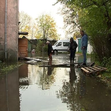 В Калининграде из-за ливней затопило первые этажи домов на улице Краснокаменная