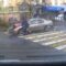 Опубликовано видео ДТП на улице Театральной. Пятилетнюю девочку сбила машина