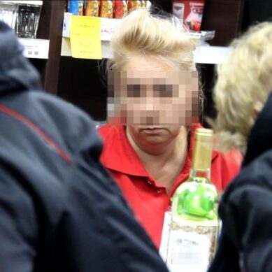 Калининградку оштрафовали на 50 тыс. рублей за продажу алкоголя несовершеннолетним