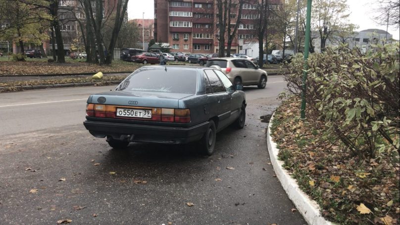 Взрывотехники Росгвардии обследовали подозрительный автомобиль на АЗС в Калининграде