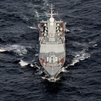 Экипаж корвета «Сообразительный» перехватил условное подозрительное судно в Аденском заливе