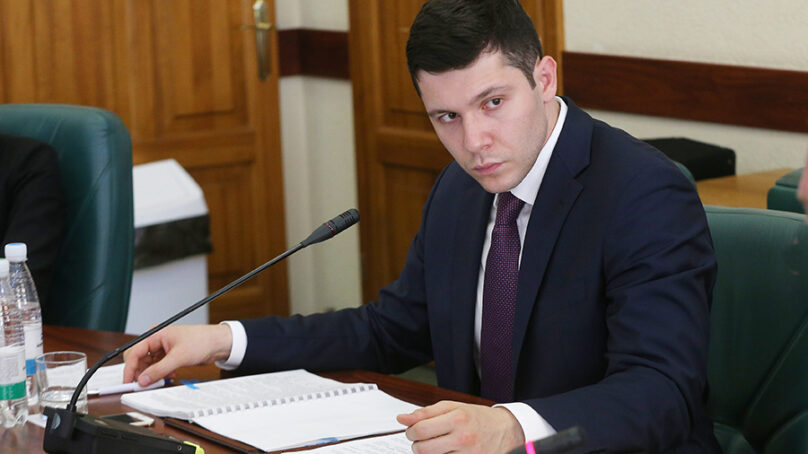 Антон Алиханов вошел в тройку лидеров октябрьского медиаиндекса губернаторов СЗФО