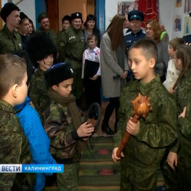 В Калининграде ряды казаков пополнили около двухсот школьников и студентов