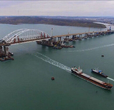 Исторический момент: Крымский мост соединил два берега