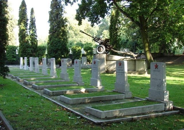 В польском городе Калиш предложили выкопать прах советских солдат