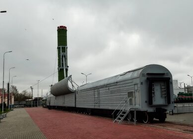 В России прекращена разработка «ядерных поездов»
