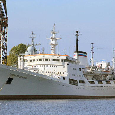 Исследовательское судно Балтийского флота «Адмирал Владимирский» готовится к дальнему походу