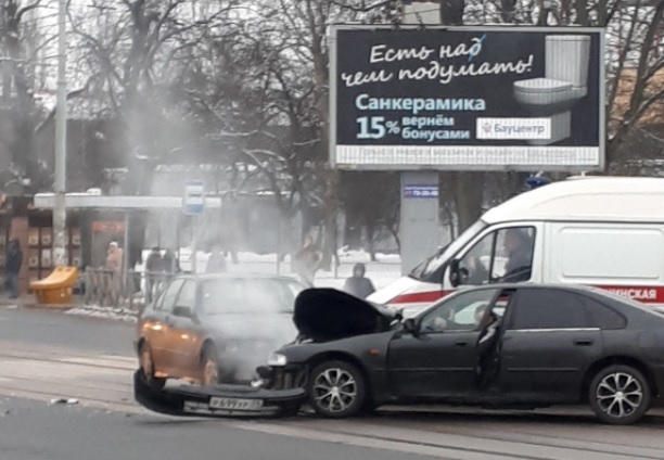 «Скорая» попала в ДТП на Советском проспекте в Калининграде