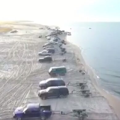 Глава Янтарного заснял на видео более 70 внедорожников на пляже