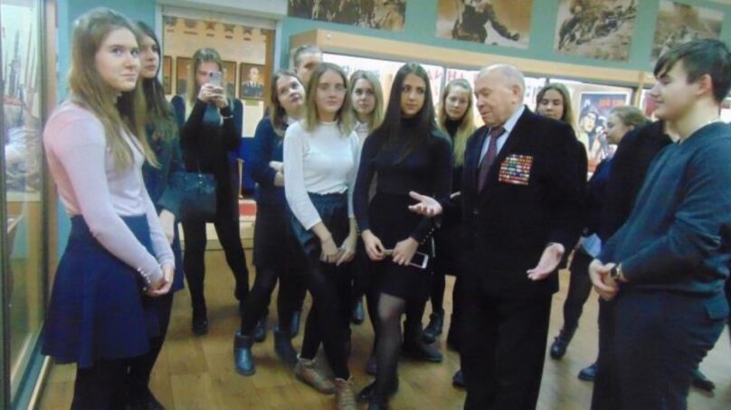 К 100-летию Красной Армии калининградские гимназисты посетили военный музей