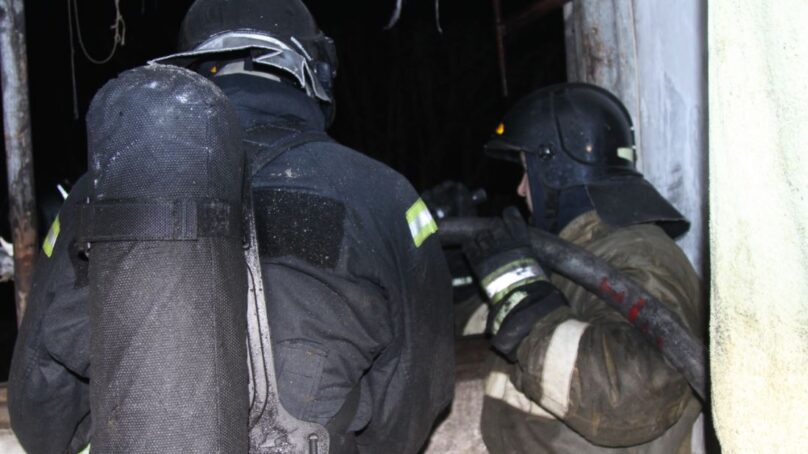 Из горящего дома в Калининграде эвакуировали 8 человек