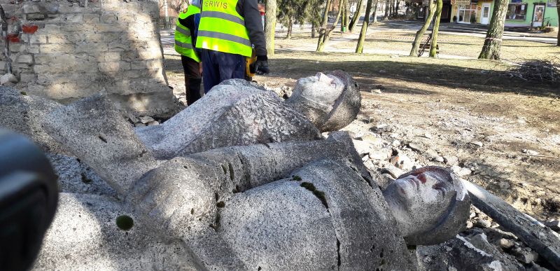 В Польше снесли очередной памятник Благодарности Красной армии