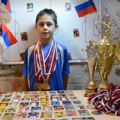 Футболисты сборной России сделали подарок школьнику из Калининграда