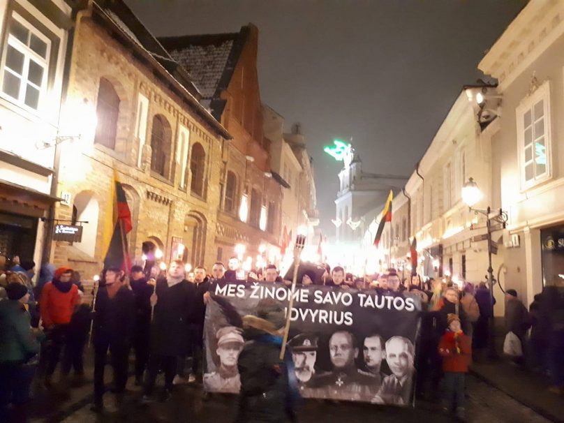 Неофашисты в Литве несли факелы и портреты нацистских преступников