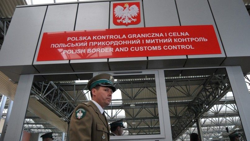Польша увязала отношение украинцев к Бандере с въездом в страну