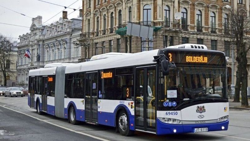 Российских и белорусских пенсионеров лишат бесплатного проезда в Риге