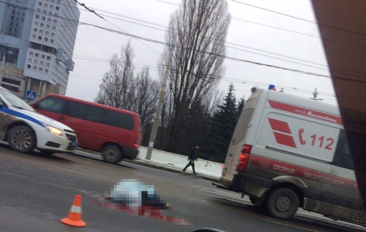 Очевидцы: возле ТРЦ «Калининград Плаза» насмерть сбили человека (фото)