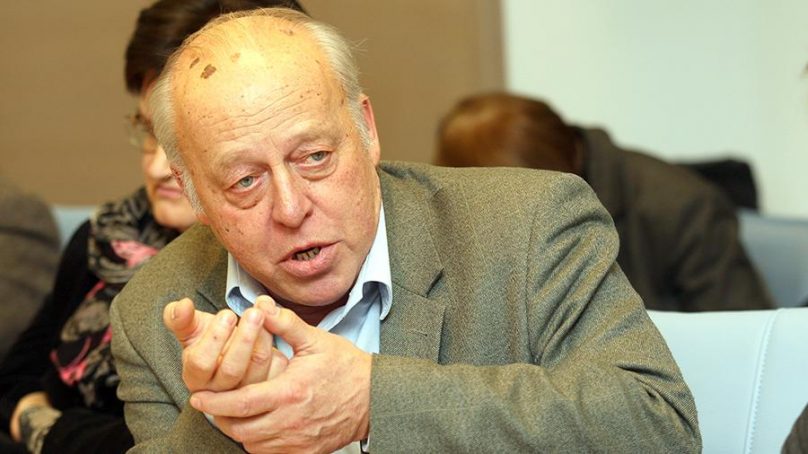 В Петербурге скончался политолог Валерий Островский
