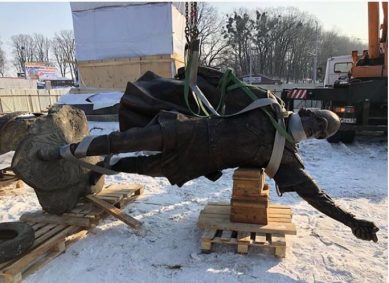 В Калининград привезли памятник Александру Невскому