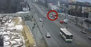 Опубликовано видео смертельного ДТП на Ленинском проспекте Калининграда
