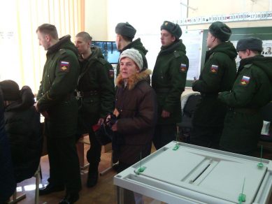 В Советске на выборы президента РФ пришла вся военная часть