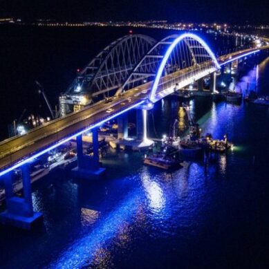 На Крымском мосту протестировали ночную подсветку
