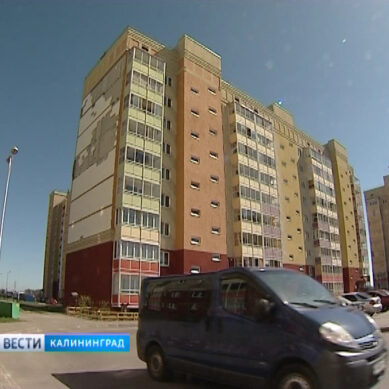 В Калининграде жители одного из домов на Левитана 4-й месяц живут без утеплённого фасада