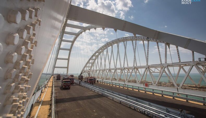 Украинские националисты пообещали устроить акцию на Крымском мосту