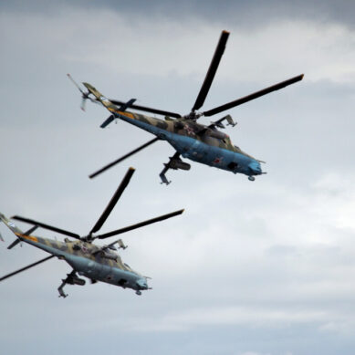Экипажи вертолетов Ми-24 провели ракетно-пушечные стрельбы