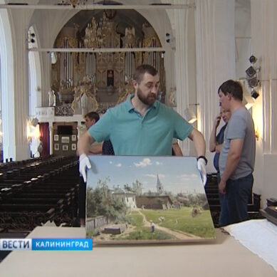В Калининград привезли картину «Московский дворик»