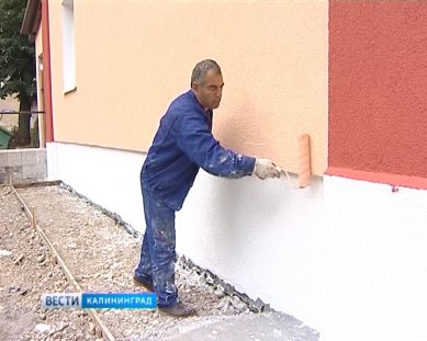 Капитальный ремонт дома на улице Товарной в Калининграде проверила специальная комиссия