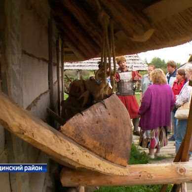 В средневековом городище «Ушкуй» стали проводить экскурсии для всех жителей России