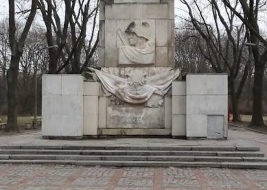 Власти Польши намерены снести памятник Благодарности Красной Армии