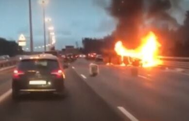 Пассажиры микроавтобуса сгорели в ДТП в Санкт-Петербурге